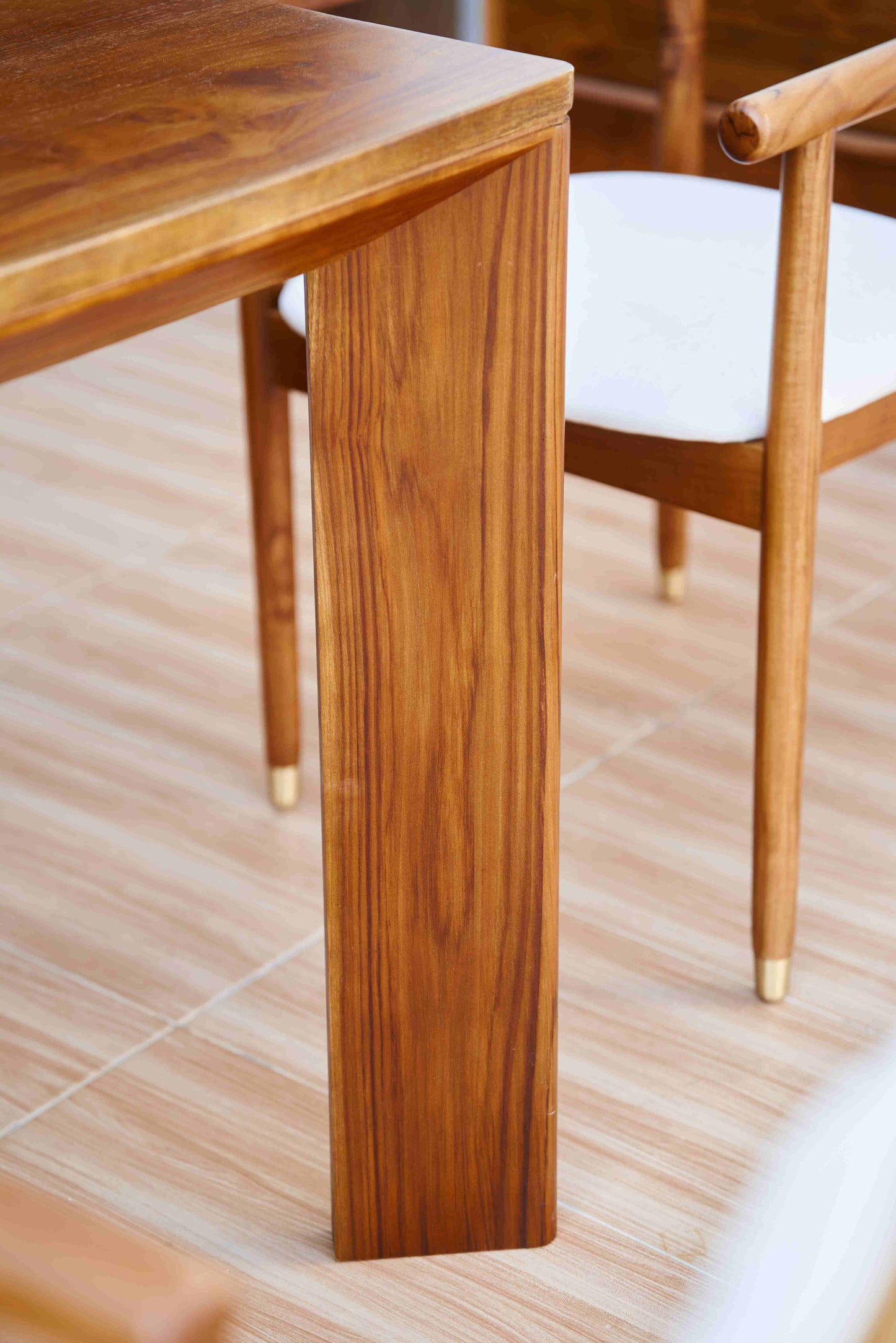 Teak Dining Table - CHIMON