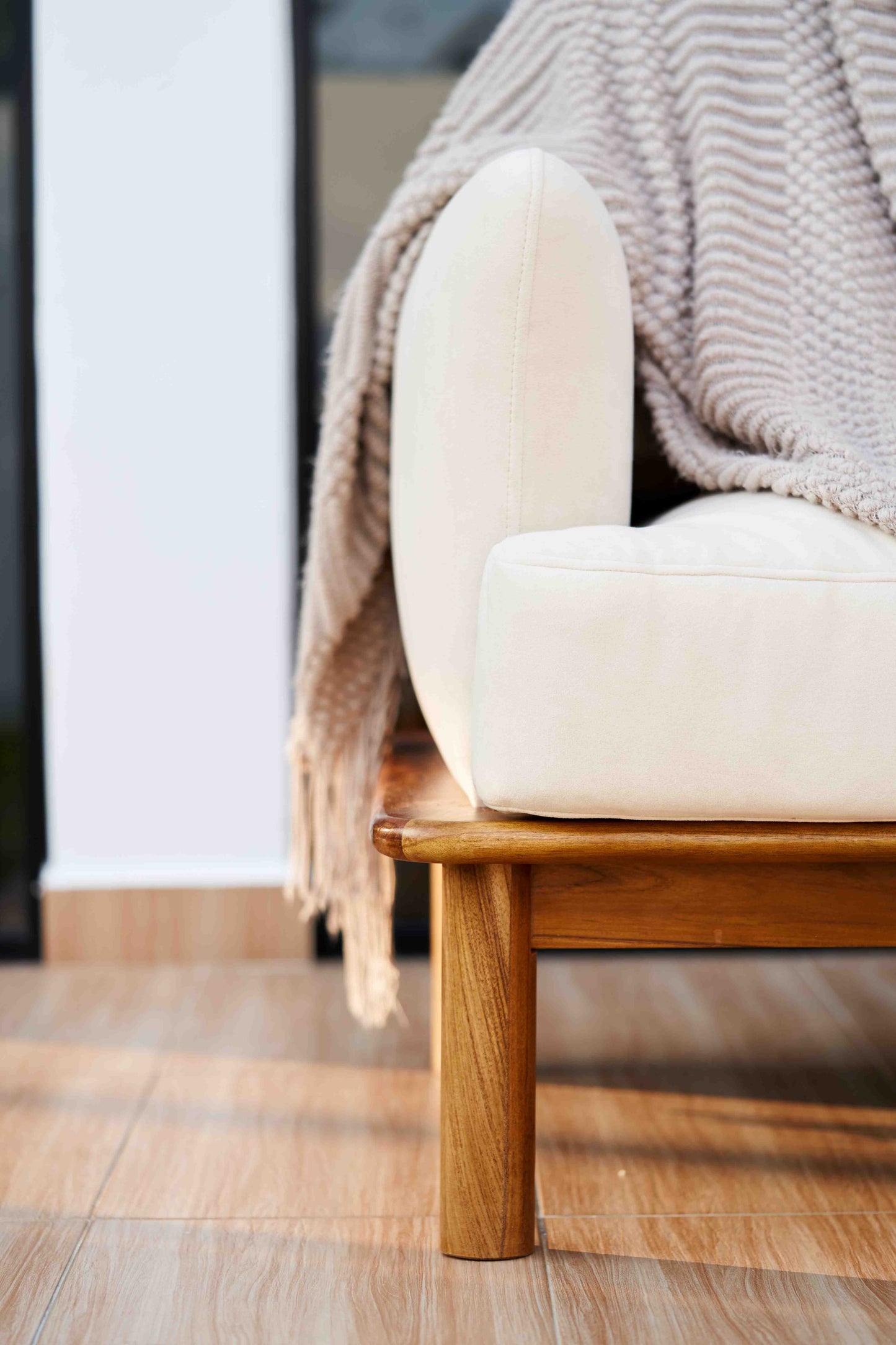 Teak Sofa - IZUMI