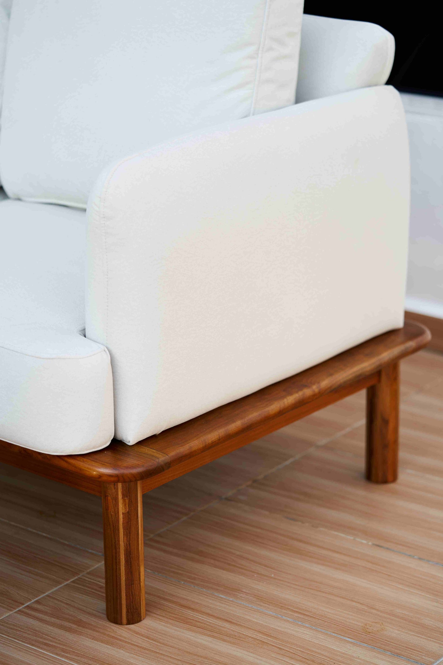 Teak Sofa - IZUMI